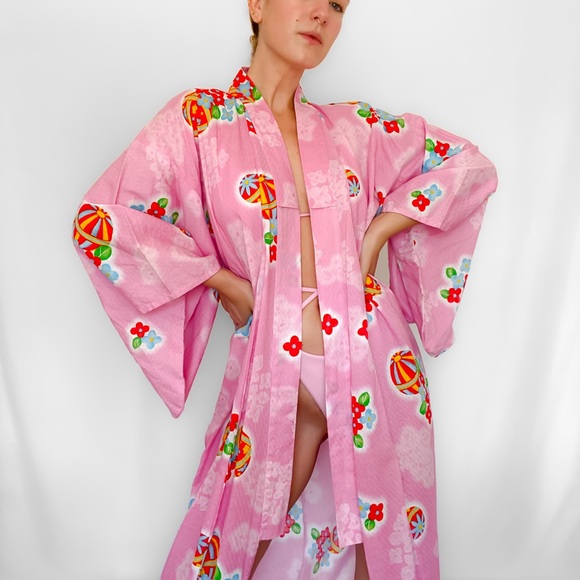 Vintage Other - 💔SOLD💔 Bubblegum Kimono 👘